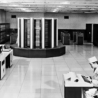 银河Ⅲ巨型计算机研制成功